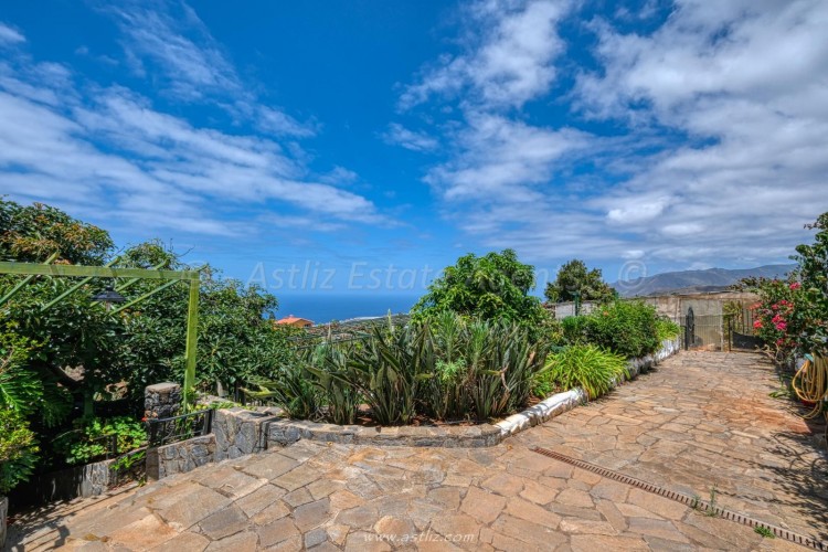 2 Bed  Villa/House for Sale, Tacoronte, Tenerife - AZ-1728 18