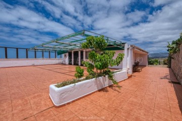 2 Bed  Villa/House for Sale, Tacoronte, Tenerife - AZ-1728