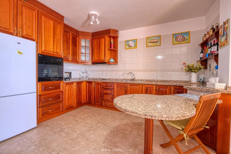 2 Bed  Flat / Apartment for Sale, Los Gigantes, Santiago Del Teide, Tenerife - AZ-1729 4