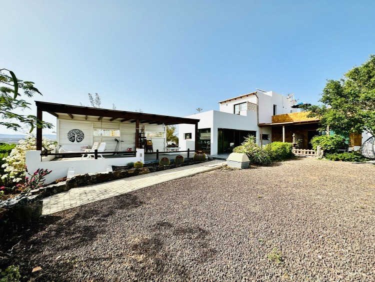 3 Bed  Villa/House for Sale, Gran Tarajal, Las Palmas, Fuerteventura - DH-XVPTVILLALUXGT3-0823 1