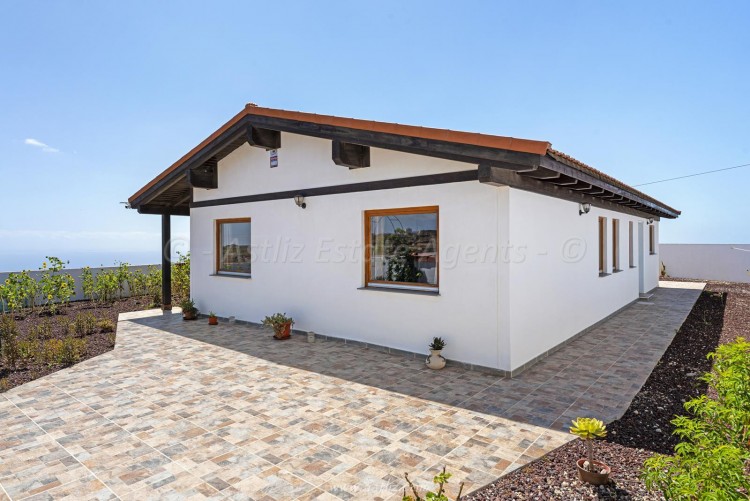 3 Bed  Villa/House for Sale, Granadilla, Granadilla De Abona, Tenerife - AZ-1731 1