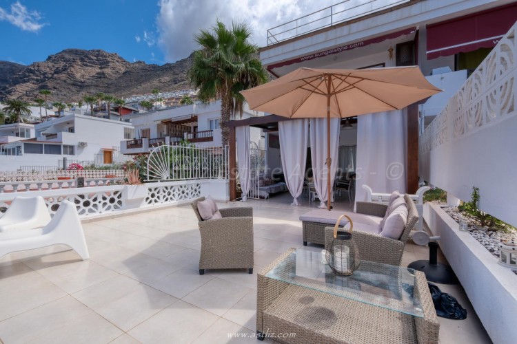 2 Bed  Flat / Apartment for Sale, Los Gigantes, Santiago Del Teide, Tenerife - AZ-1732 1