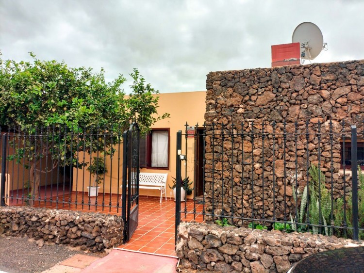 2 Bed  Villa/House for Sale, Corralejo, Las Palmas, Fuerteventura - DH-VPTCOLATAJOR17_0923 2