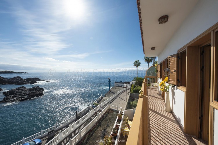 4 Bed  Villa/House for Sale, Puerto De Santiago, Santiago Del Teide, Tenerife - AZ-1737 10