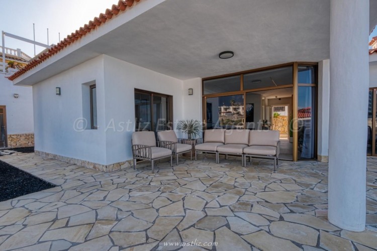 3 Bed  Villa/House for Sale, Los Gigantes, Santiago Del Teide, Tenerife - AZ-1740 5