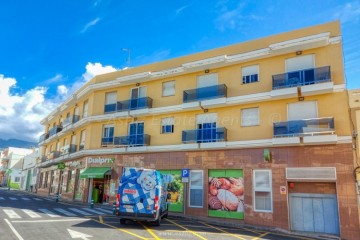 2 Bed  Flat / Apartment for Sale, Playa San Juan, Guia De Isora, Tenerife - AZ-1742