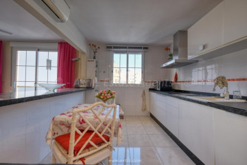 2 Bed  Flat / Apartment for Sale, Playa San Juan, Guia De Isora, Tenerife - AZ-1742