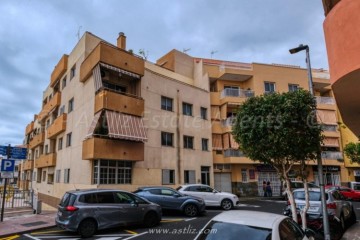 1 Bed  Flat / Apartment for Sale, Puerto De Santiago, Santiago Del Teide, Tenerife - AZ-1746