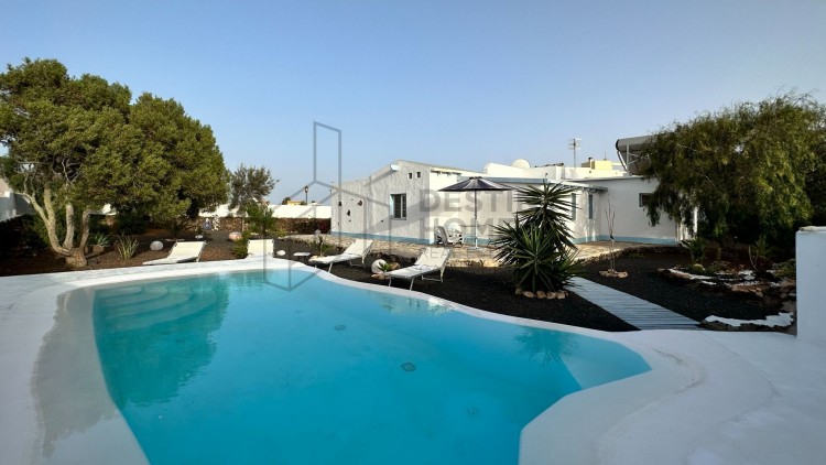 3 Bed  Villa/House for Sale, Oliva, La, Las Palmas, Fuerteventura - DH-XVTPCHALAOLIVA3-1223 1