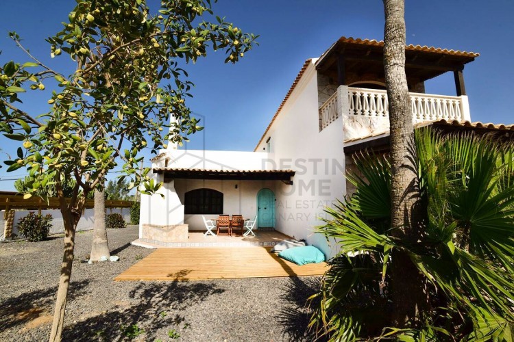 4 Bed  Villa/House for Sale, Lajares, Las Palmas, Fuerteventura - DH-VPTLAJLUXVILLA4-1223 1