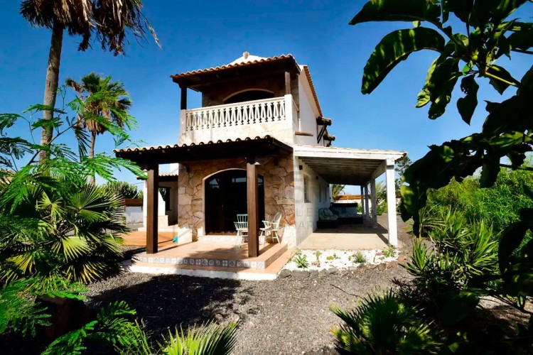 4 Bed  Villa/House for Sale, Lajares, Las Palmas, Fuerteventura - DH-VPTLAJLUXVILLA4-1223 2