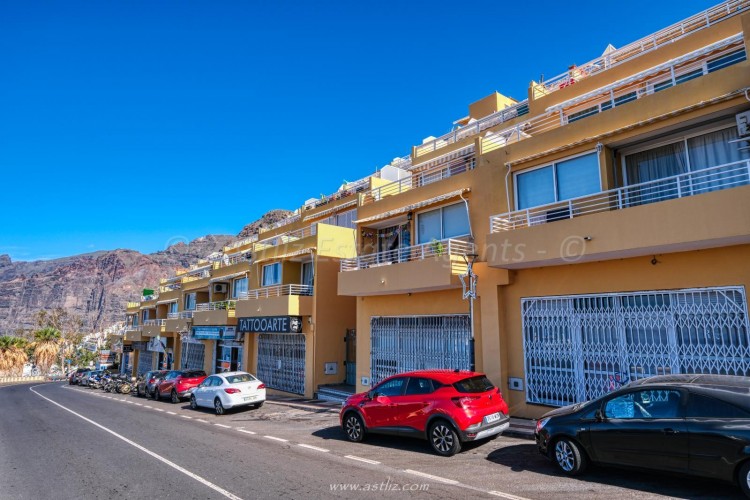 1 Bed  Flat / Apartment for Sale, Los Gigantes, Santiago Del Teide, Tenerife - AZ-1749 1