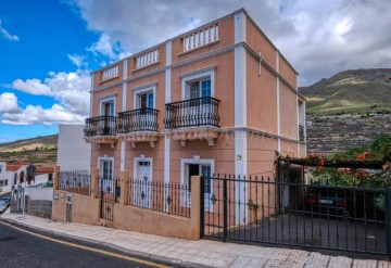 5 Bed  Villa/House for Sale, Adeje Casco, Adeje, Tenerife - AZ-1752