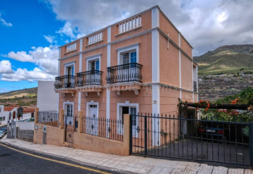 5 Bed  Villa/House for Sale, Adeje, Costa Adeje, Tenerife - AZ-1752