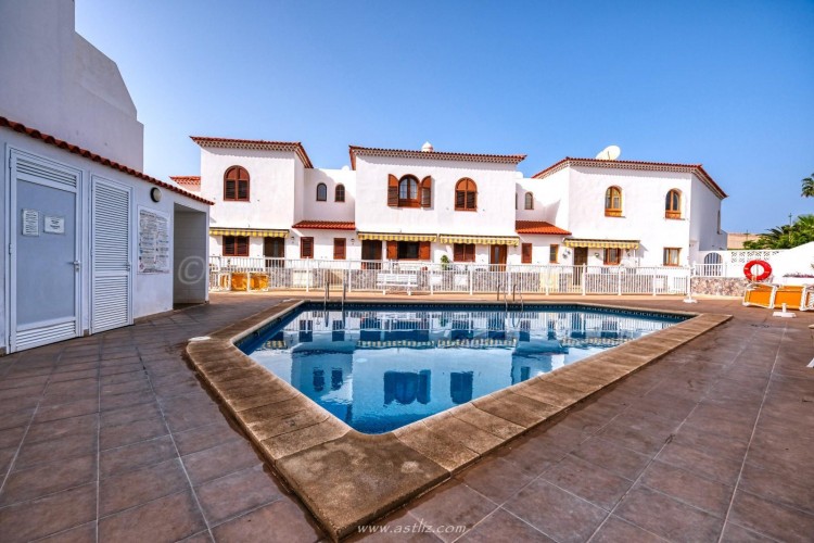 1 Bed  Flat / Apartment for Sale, El Varadero, Guia De Isora, Tenerife - AZ-1755 1