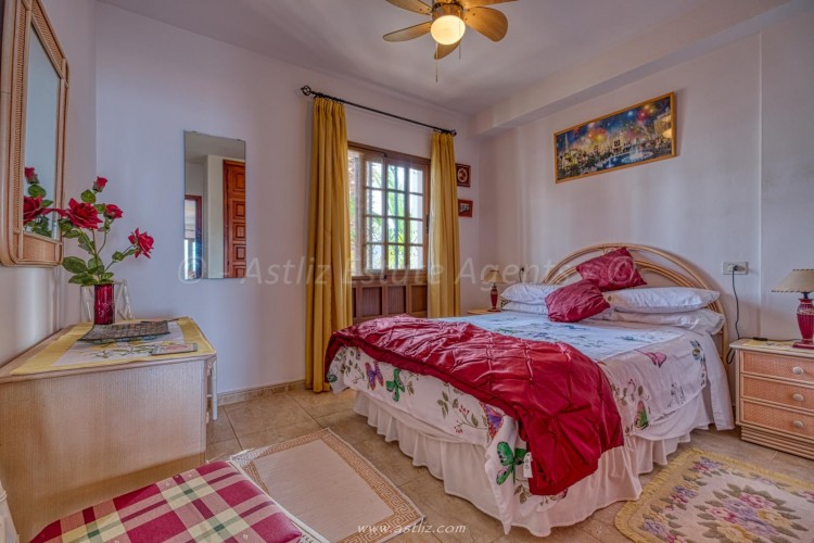 1 Bed  Flat / Apartment for Sale, El Varadero, Guia De Isora, Tenerife - AZ-1755 2