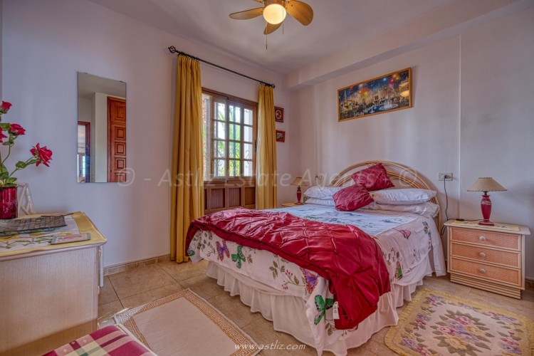 1 Bed  Flat / Apartment for Sale, El Varadero, Guia De Isora, Tenerife - AZ-1755 8