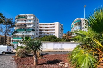 1 Bed  Flat / Apartment for Sale, Playa De Las Americas, Costa Adeje, Tenerife - AZ-1756