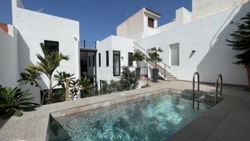 4 Bed  Villa/House for Sale, Los Realejos, Tenerife - IC-VCH11382