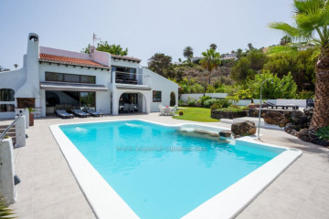 5 Bed  Villa/House to Rent, Santa Ursula, Tenerife - IC-ACH11336
