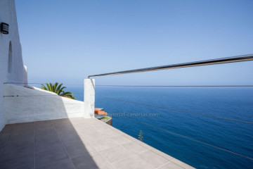 5 Bed  Villa/House to Rent, Santa Ursula, Tenerife - IC-ACH11336