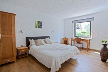 5 Bed  Villa/House to Rent, Santa Ursula, Tenerife - IC-ACH11336