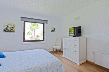 5 Bed  Villa/House to Rent, Santa Ursula, Tenerife - IC-ACH11336
