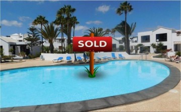 2 Bed  Flat / Apartment for Sale, Costa Teguise, Lanzarote - LA-LA1094