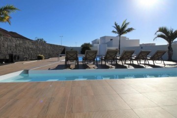 4 Bed  Villa/House for Sale, Playa Blanca, Lanzarote - LA-PB057s