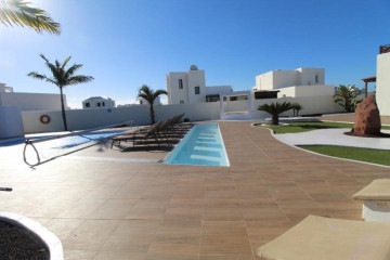 4 Bed  Villa/House for Sale, Playa Blanca, Lanzarote - LA-PB057s
