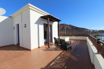 4 Bed  Villa/House for Sale, Playa Blanca, Lanzarote - LA-PB057s