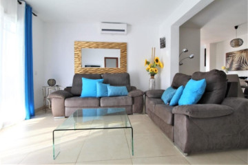 4 Bed  Villa/House for Sale, Playa Blanca, Lanzarote - LA-PB057s