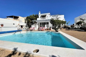 5 Bed  Villa/House for Sale, Costa Teguise, Lanzarote - LA-LA1070s