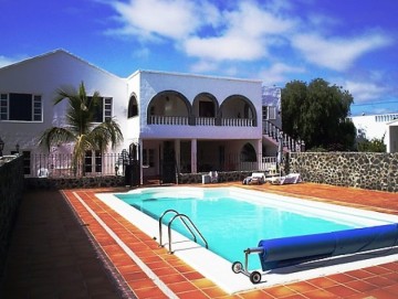 10 Bed  Villa/House for Sale, San Bartolome, Lanzarote - LA-LA1075s