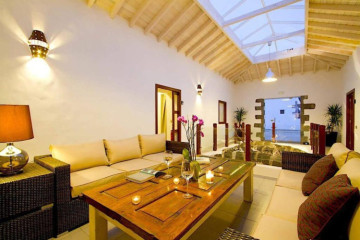 6 Bed  Villa/House for Sale, Teguise, Lanzarote - LA-LA1092