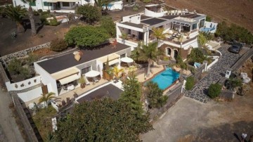 5 Bed  Villa/House for Sale, Las Brenas, Lanzarote - LA-LA1046s