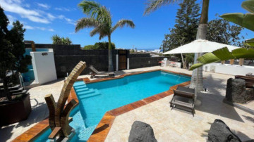 5 Bed  Villa/House for Sale, Las Brenas, Lanzarote - LA-LA1046s