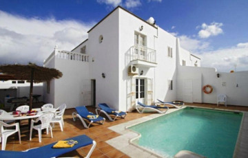 7 Bed  Villa/House for Sale, Puerto Del Carmen, Lanzarote - LA-LA1069s