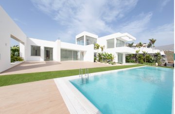 5 Bed  Villa/House for Sale, Adeje, Tenerife - PT-PW-455