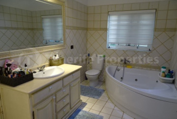 4 Bed  Villa/House for Sale, Costa del Silencio, Las Rosas, Tenerife - TP-27018