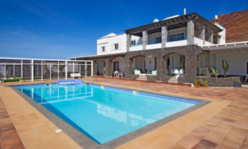 7 Bed  Villa/House for Sale, Playa Blanca, Lanzarote - LA-PB036s
