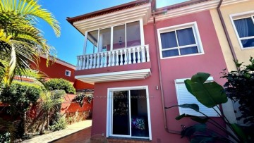 4 Bed  Villa/House for Sale, Santa Ursula, Tenerife - IC-VAD11451