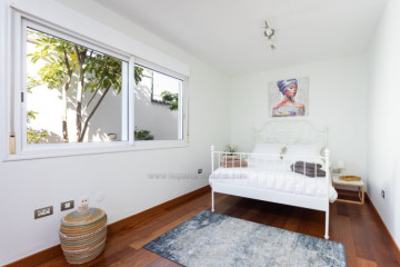 7 Bed  Villa/House for Sale, Puerto de la Cruz, Tenerife - IC-VCH11453