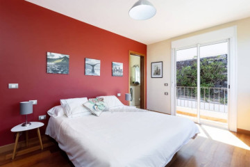 7 Bed  Villa/House for Sale, Puerto de la Cruz, Tenerife - IC-VCH11453