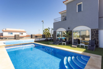 7 Bed  Villa/House for Sale, Puerto de la Cruz, Tenerife - IC-VCH11453