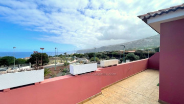 2 Bed  Flat / Apartment for Sale, Puerto de la Cruz, Tenerife - IC-VAT11457