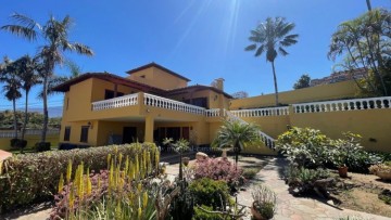 4 Bed  Villa/House for Sale, Los Realejos, Tenerife - IC-VCH11459