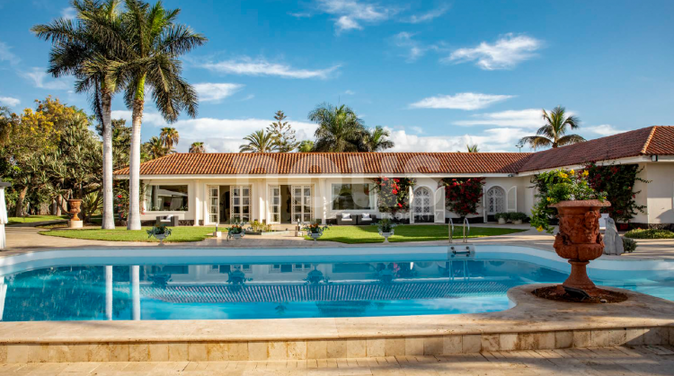 10 Bed  Villa/House for Sale, Maspalomas, Gran Canaria, Tenerife - NP-04095