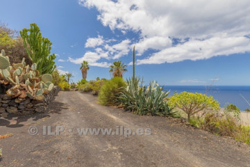 2 Bed  Villa/House for Sale, Puerto Naos, Los Llanos, La Palma - LP-L662