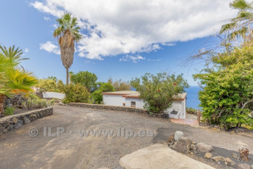 2 Bed  Villa/House for Sale, Puerto Naos, Los Llanos, La Palma - LP-L662